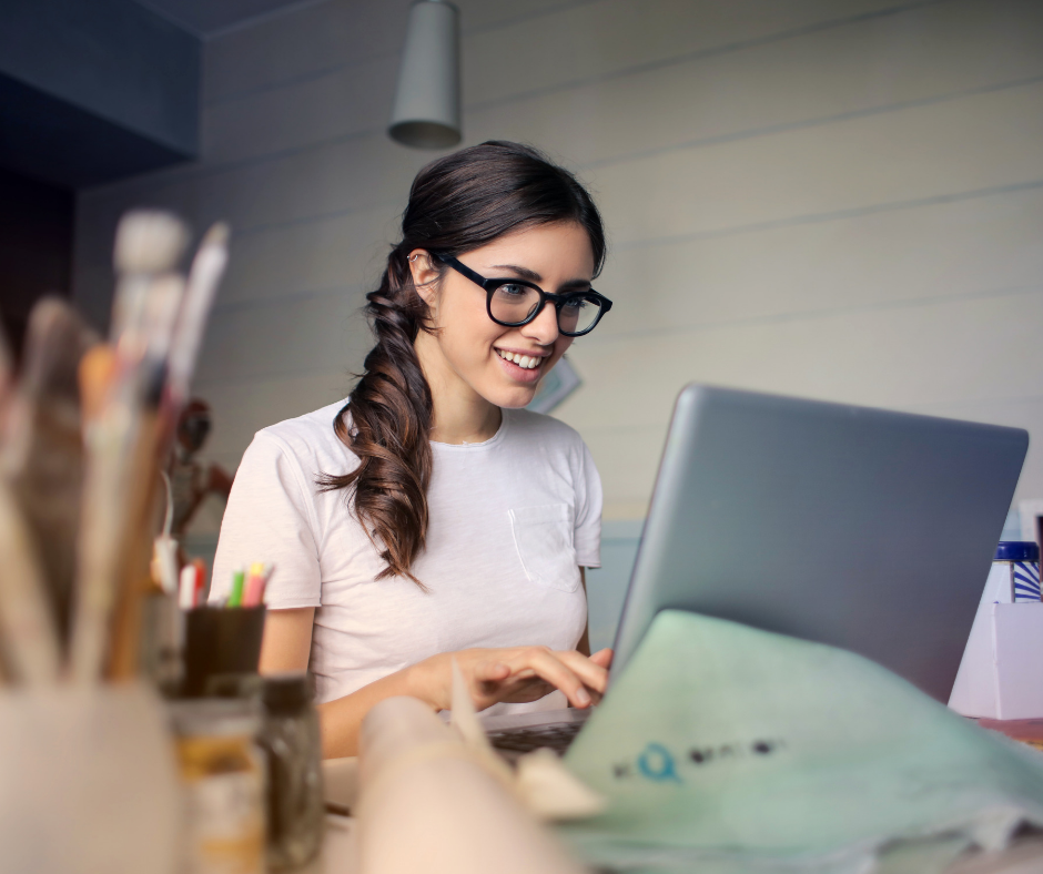 Femme télétravail