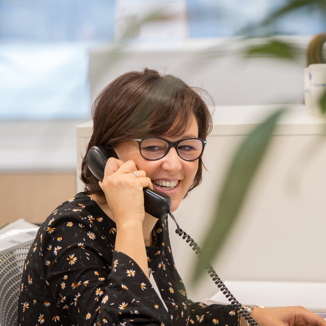 salarié au téléphone